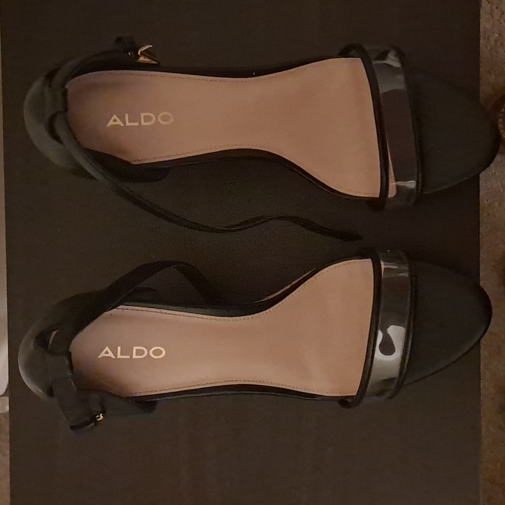 Open toed platform sandals